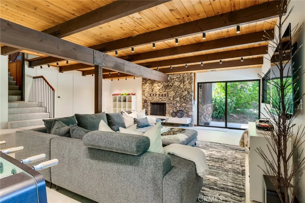 39155 Harris Oak Glen, CA 92399