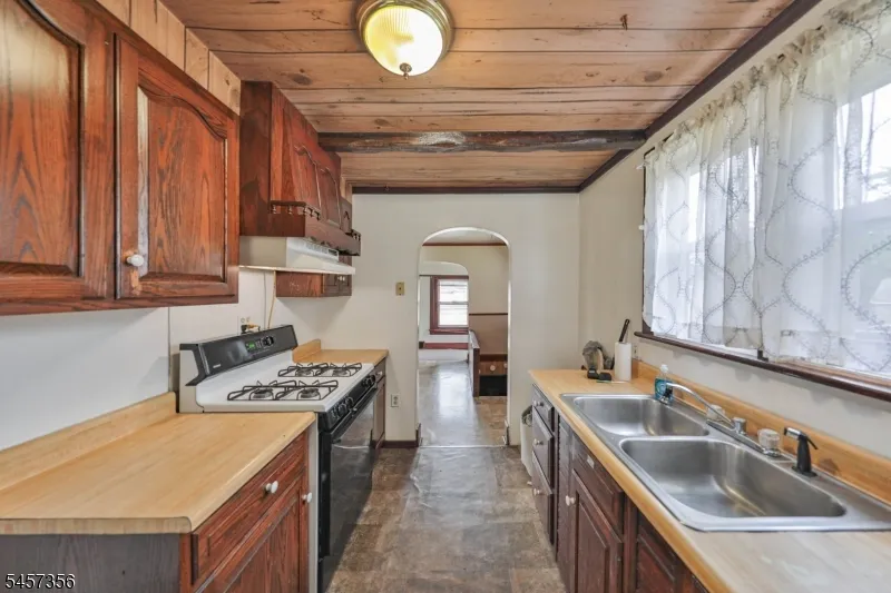 12 Limekiln Rd Phillipsburg Town, NJ 08865