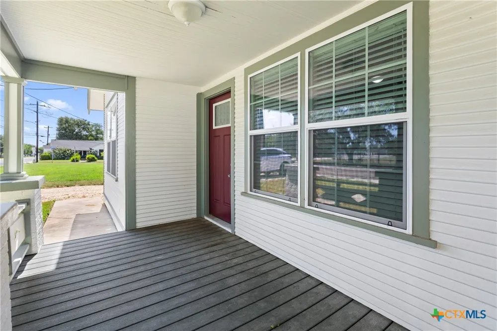 1903 E North Street Victoria, TX 77901