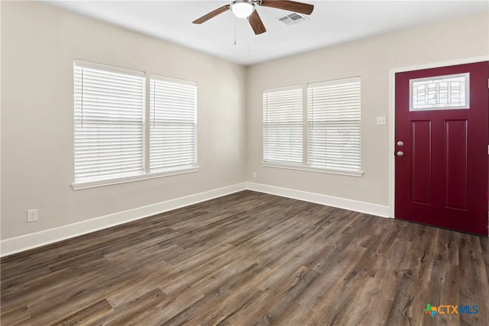 1903 E North Street Victoria, TX 77901