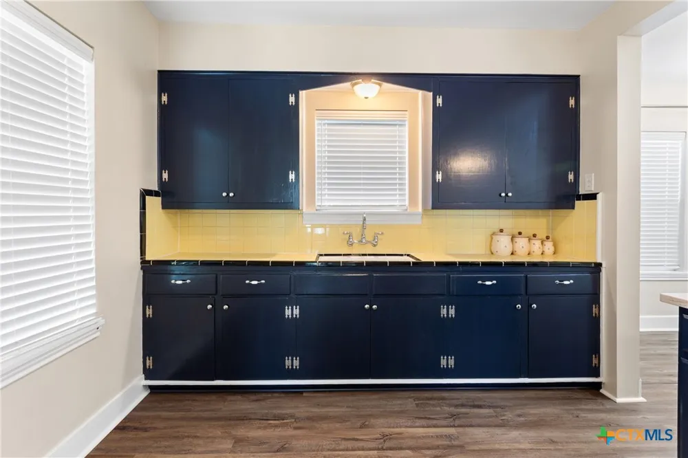 1903 E North Street Victoria, TX 77901