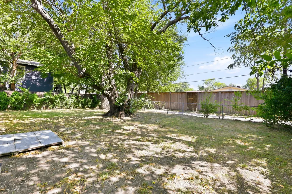 5825 Aton Avenue Westworth Village, TX 76114