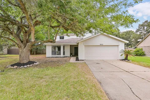902 Essex Drive