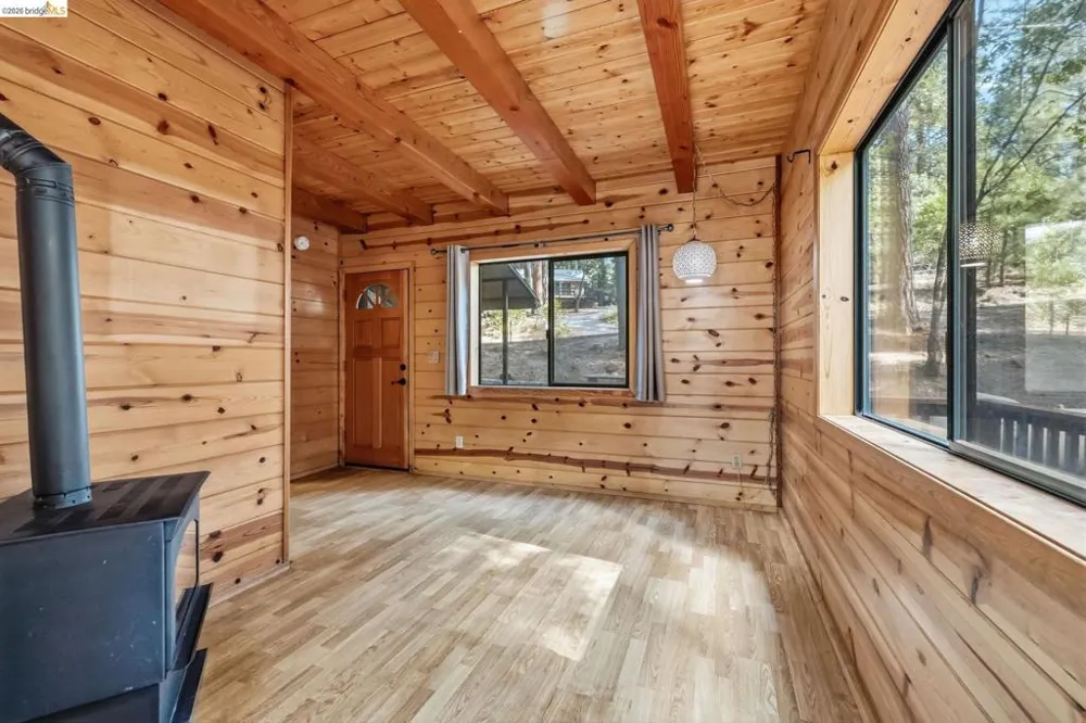 16947 E Brookside Dr. Sonora, CA 95370