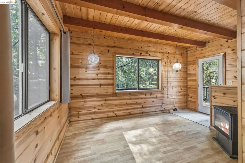 16947 E Brookside Dr. Sonora, CA 95370