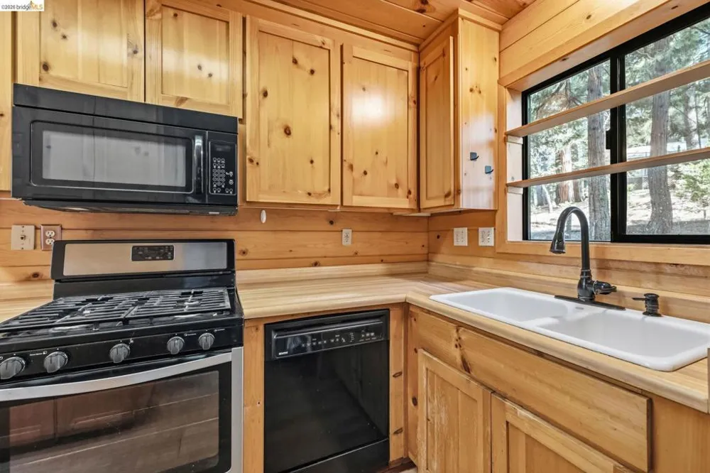 16947 E Brookside Dr. Sonora, CA 95370