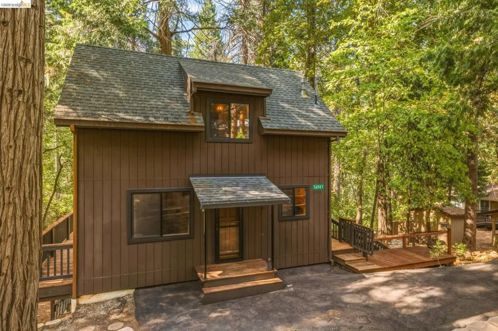 16947 E Brookside Dr. Sonora, CA 95370