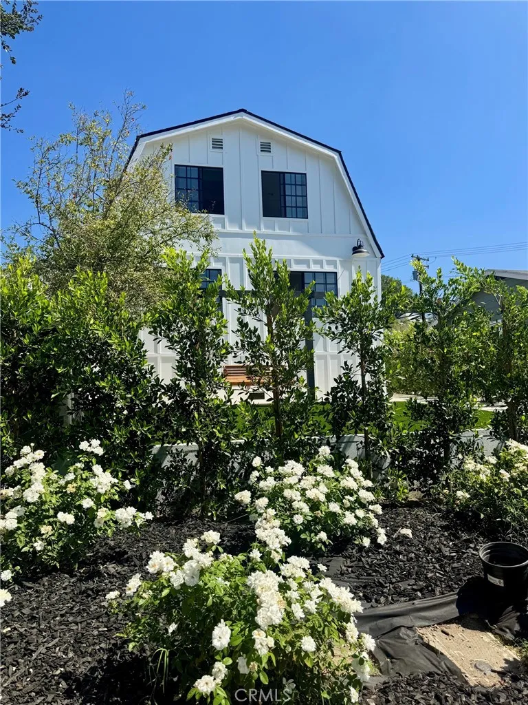 2615 Manhattan Glendale, CA 91020