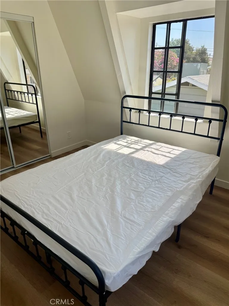 2615 Manhattan Glendale, CA 91020