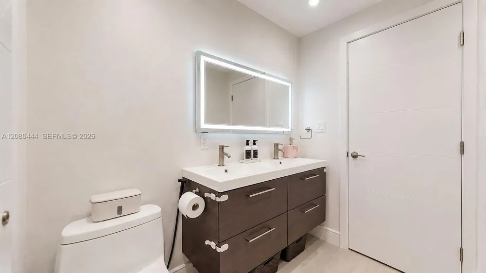 6 Carmona Ave Coral Gables, FL 33134