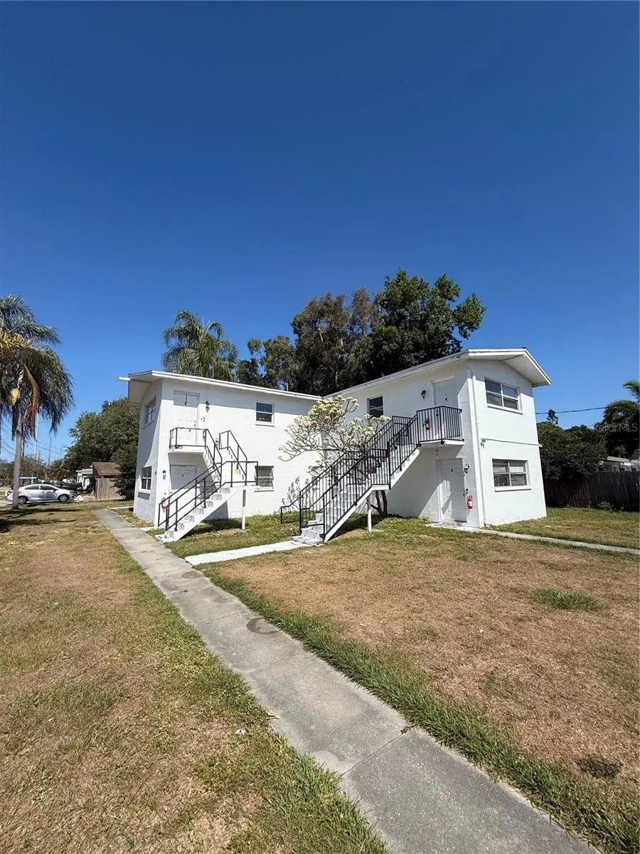 698 UNION STREET Dunedin, FL 34698
