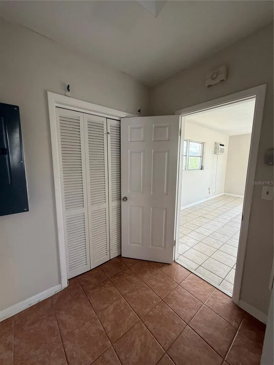 698 UNION STREET Dunedin, FL 34698