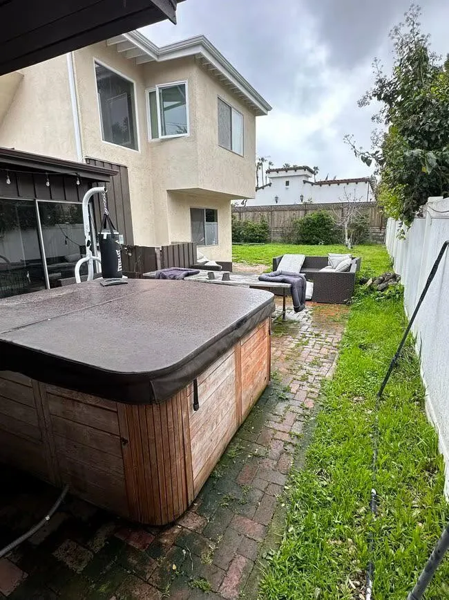 4909 Gaviota Avenue Encino, CA 91436