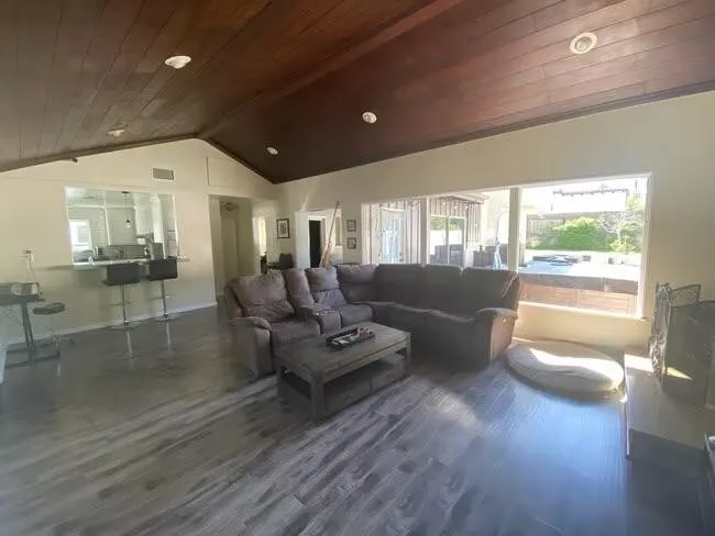 4909 Gaviota Avenue Encino, CA 91436