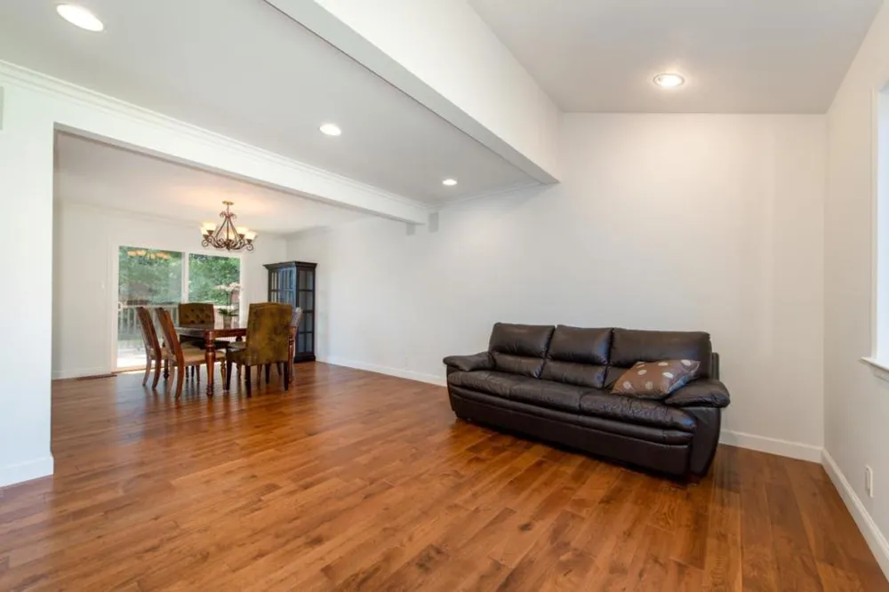 2121 Valparaiso Avenue Menlo Park, CA 94025