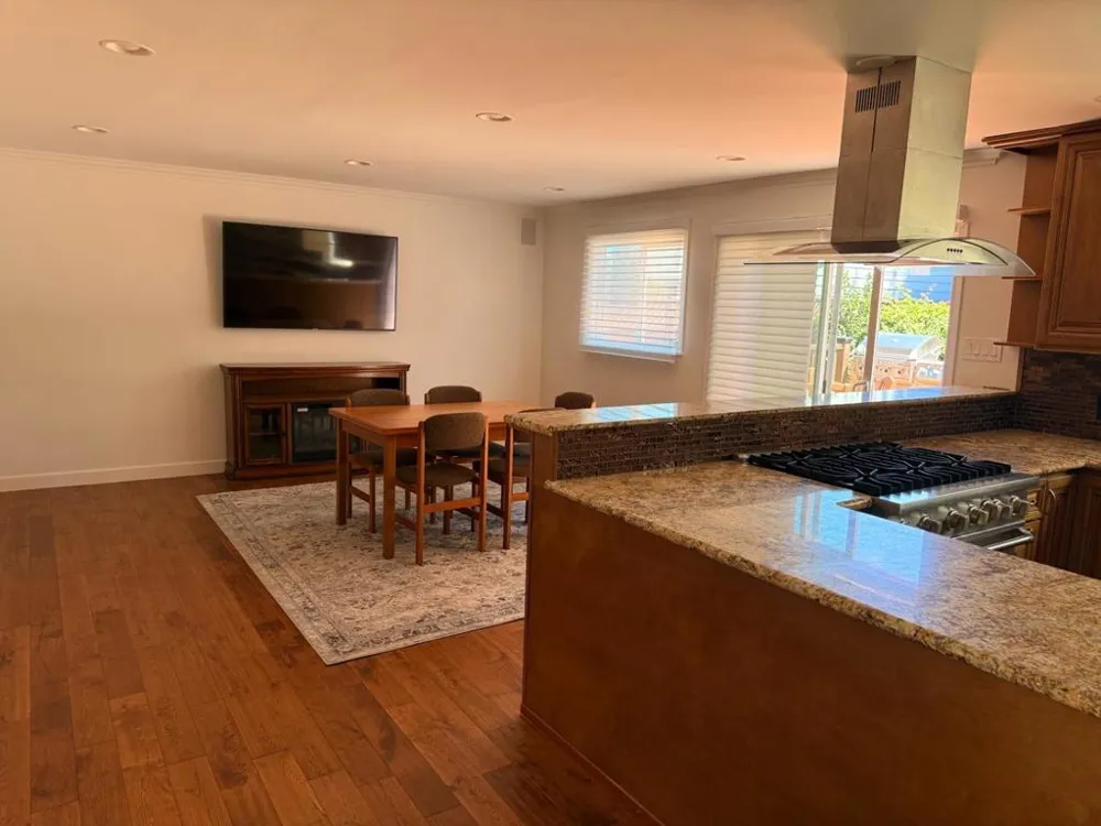 2121 Valparaiso Avenue Menlo Park, CA 94025