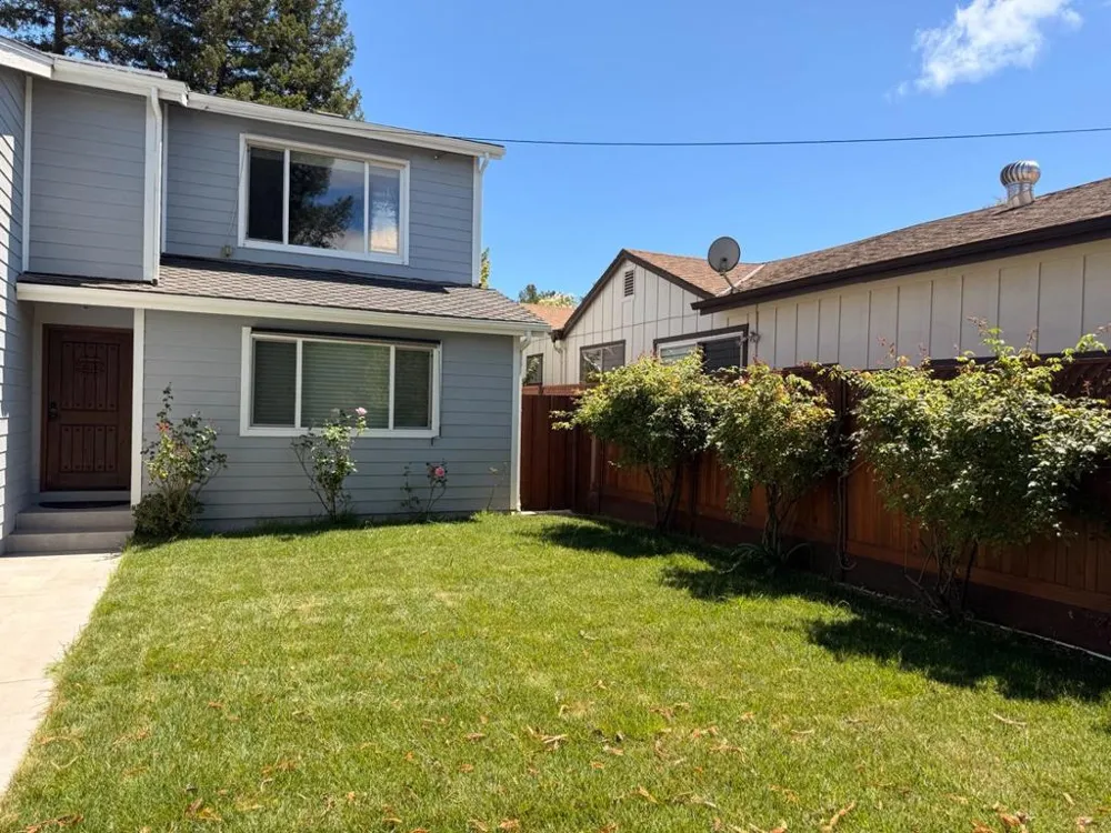 2121 Valparaiso Avenue Menlo Park, CA 94025