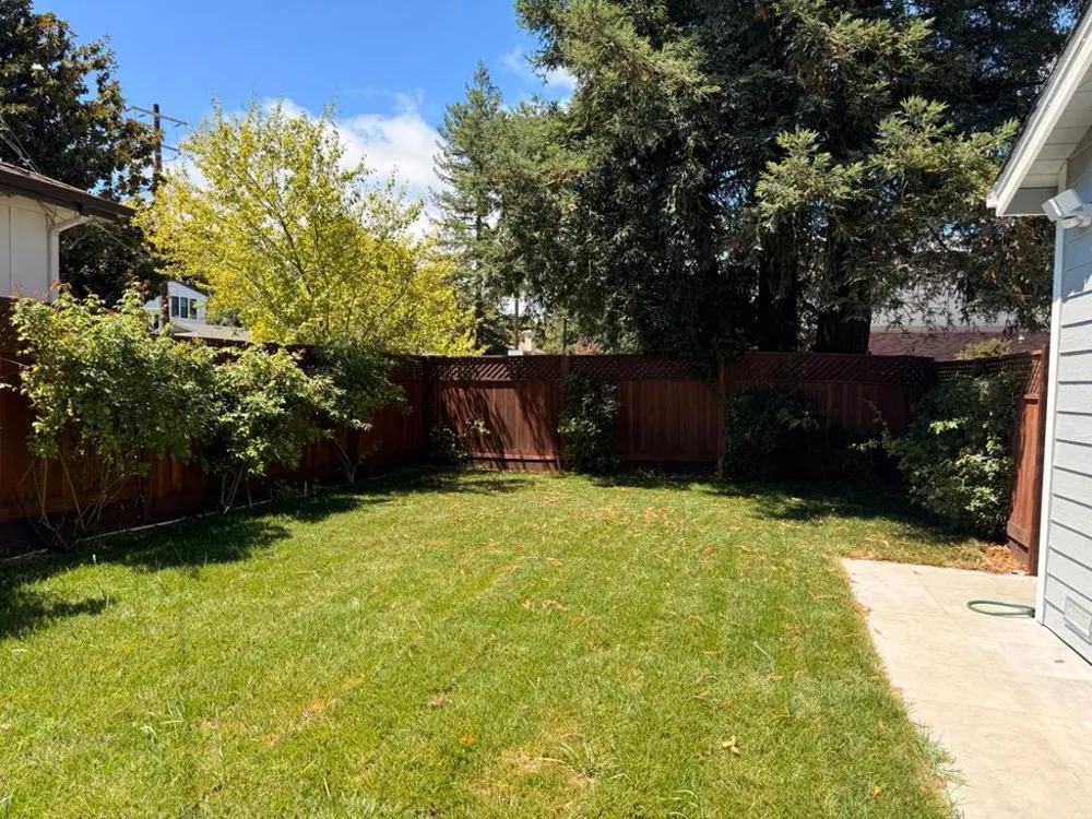 2121 Valparaiso Avenue Menlo Park, CA 94025