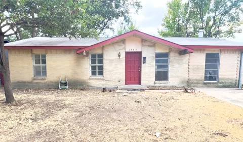 3909 Cambridge Drive