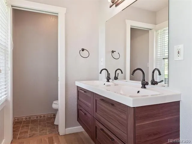 6587 S Helena Street Centennial, CO 80016