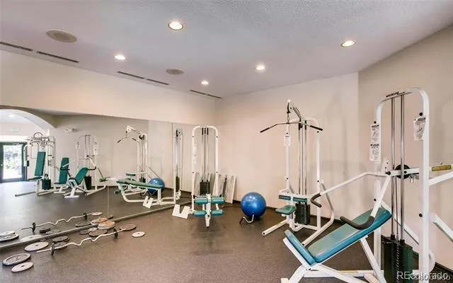 1691 W Canal Circle #1115 Littleton, CO 80120