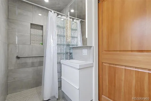 1702-1/2 W Cheyenne Road Colorado Springs, CO 80906