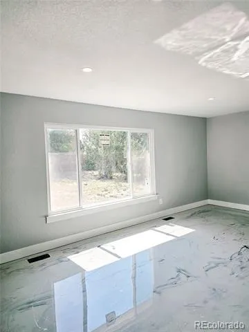 4716 Freeport Way Denver, CO 80239