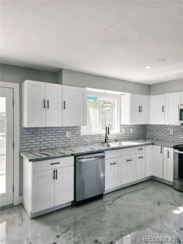 4716 Freeport Way Denver, CO 80239