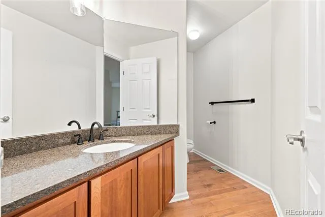 5940 S Mobile Court Aurora, CO 80016