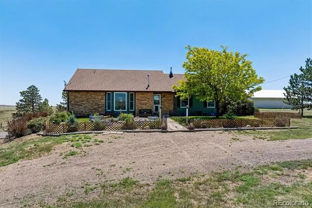 45412 Sun Country Drive Elizabeth, CO 80107