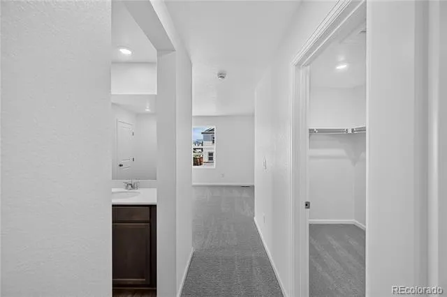 28425 E 4th Avenue Watkins, CO 80137