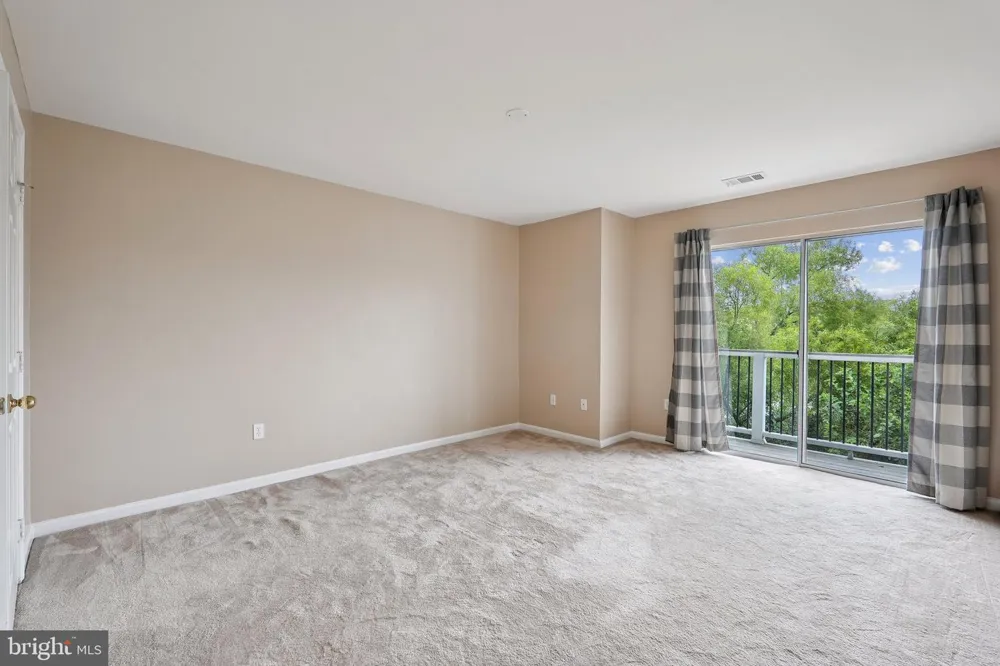20590 CORNSTALK TERRACE #202 Ashburn, VA 20147