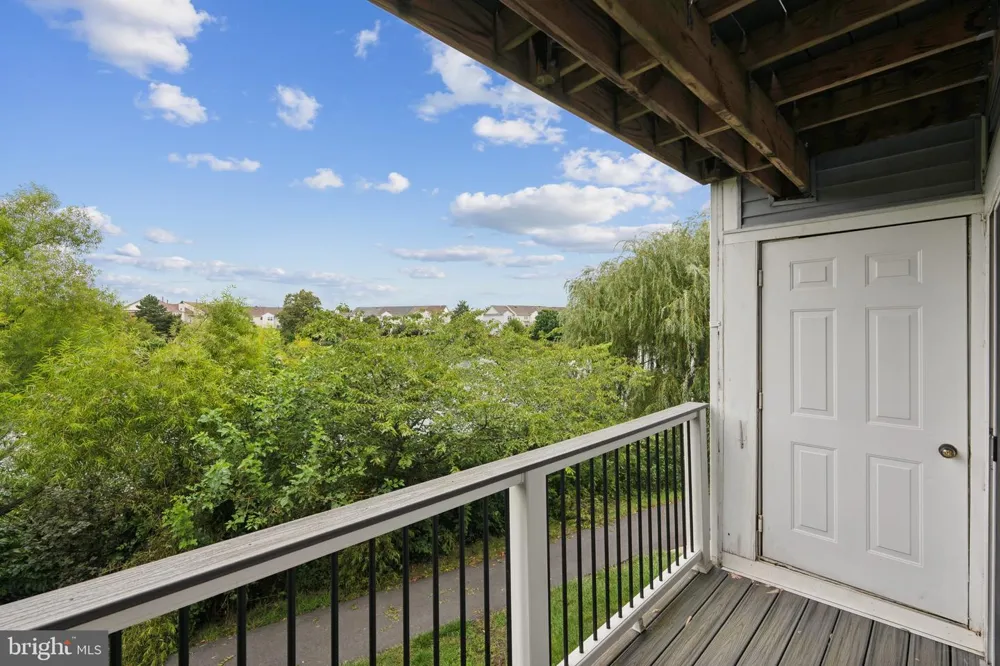20590 CORNSTALK TERRACE #202 Ashburn, VA 20147