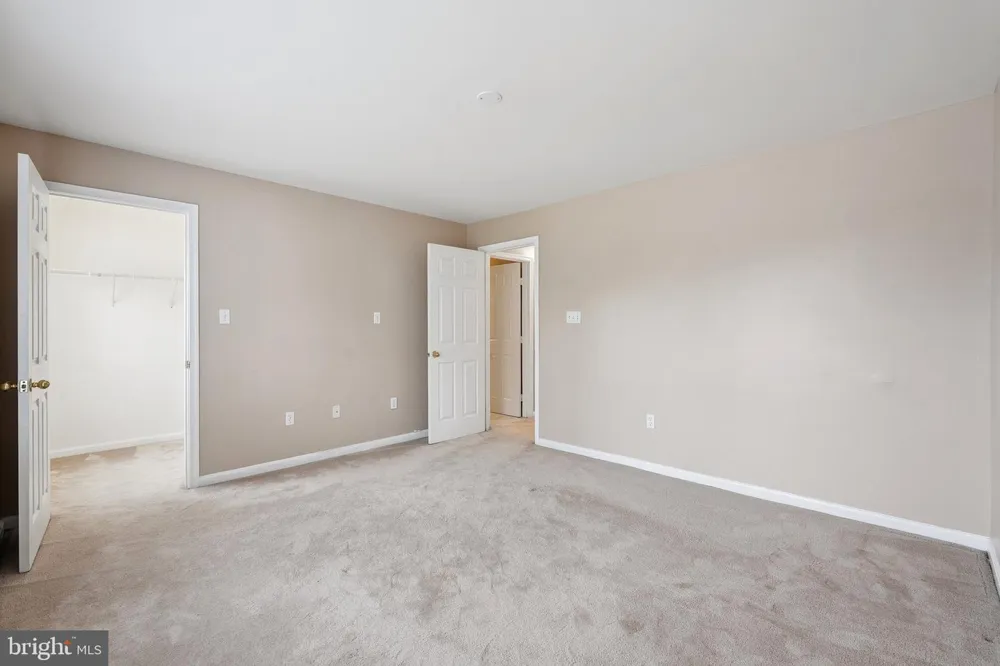 20590 CORNSTALK TERRACE #202 Ashburn, VA 20147