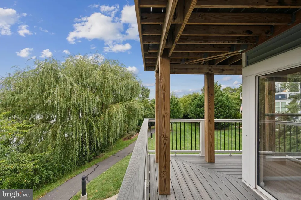 20590 CORNSTALK TERRACE #202 Ashburn, VA 20147