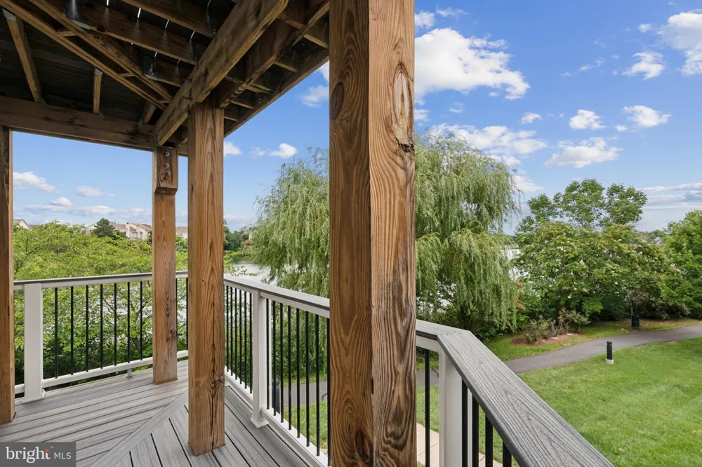 20590 CORNSTALK TERRACE #202 Ashburn, VA 20147