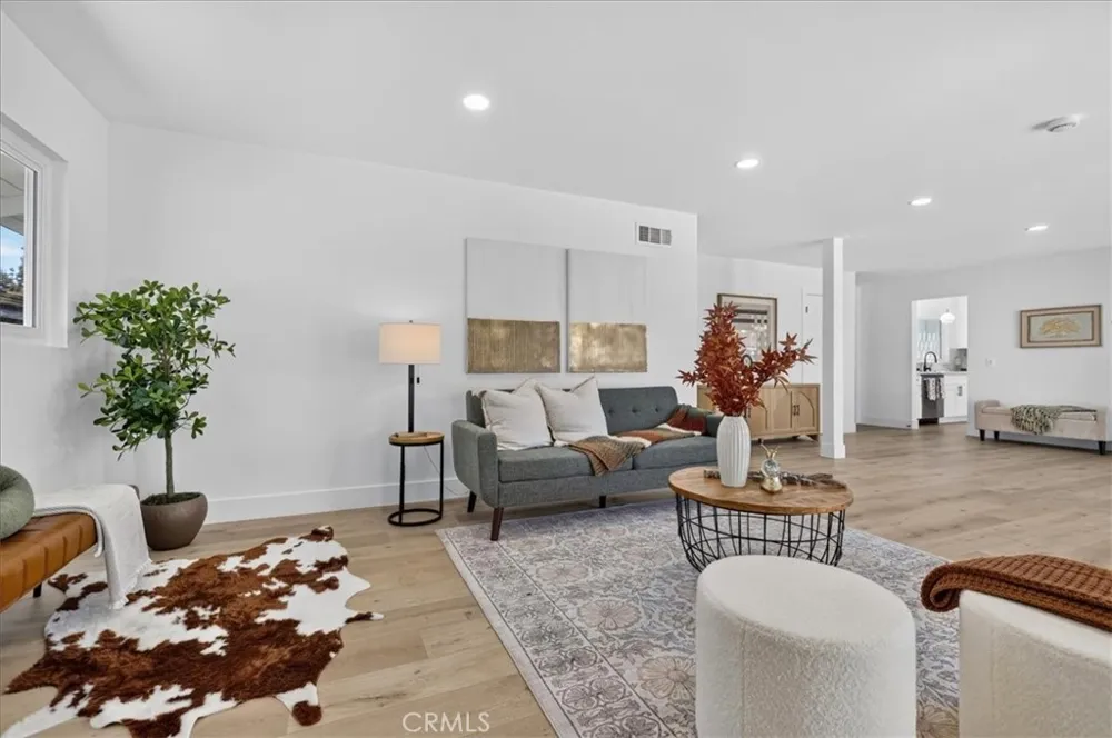 8611 Elmer Garden Grove, CA 92841