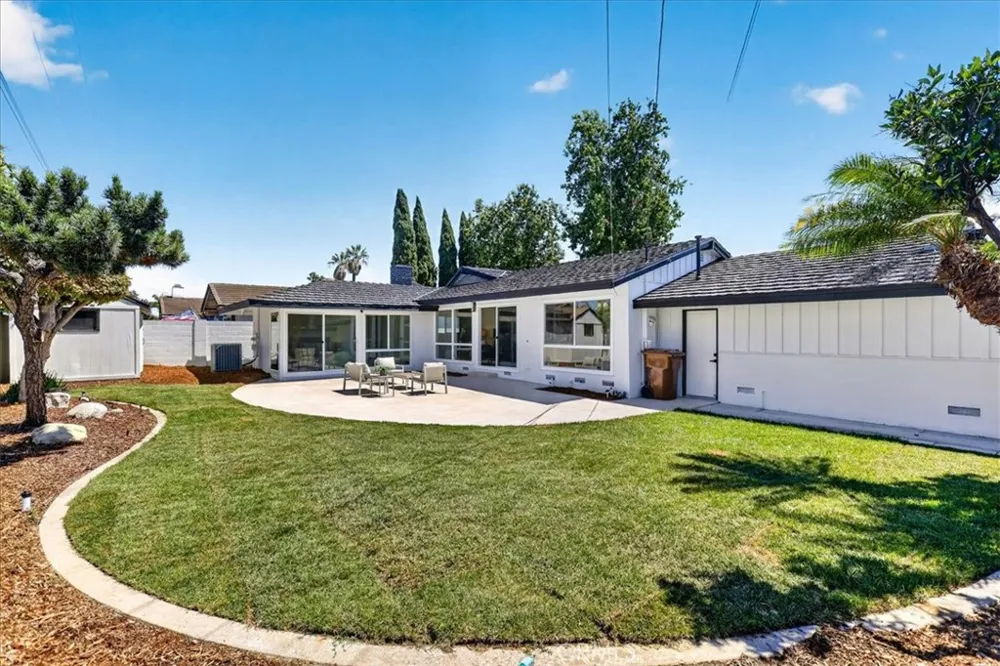 8611 Elmer Garden Grove, CA 92841