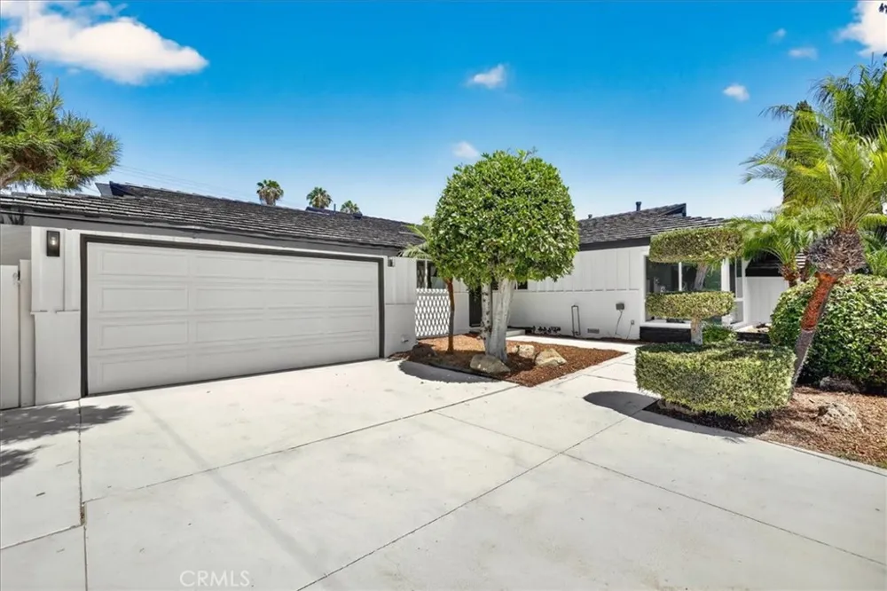 8611 Elmer Garden Grove, CA 92841