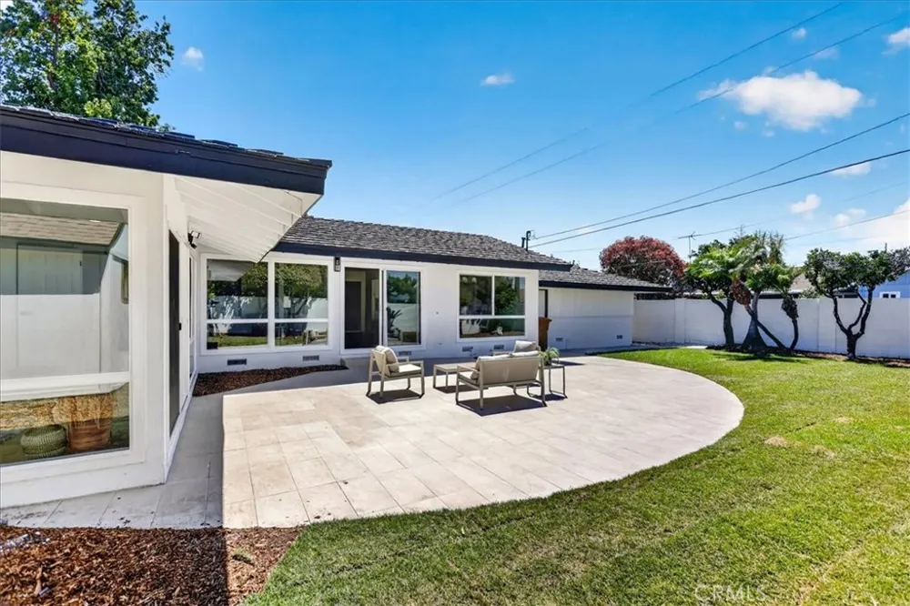 8611 Elmer Garden Grove, CA 92841