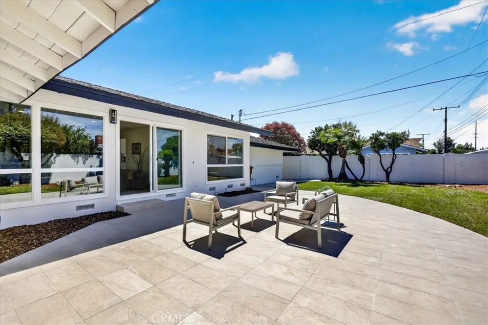8611 Elmer Garden Grove, CA 92841