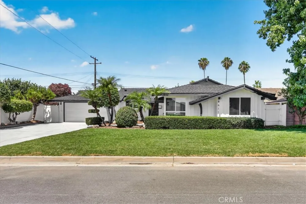 8611 Elmer Garden Grove, CA 92841