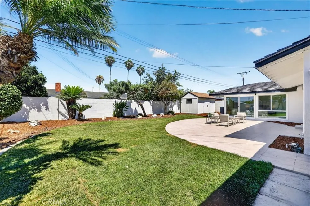 8611 Elmer Garden Grove, CA 92841