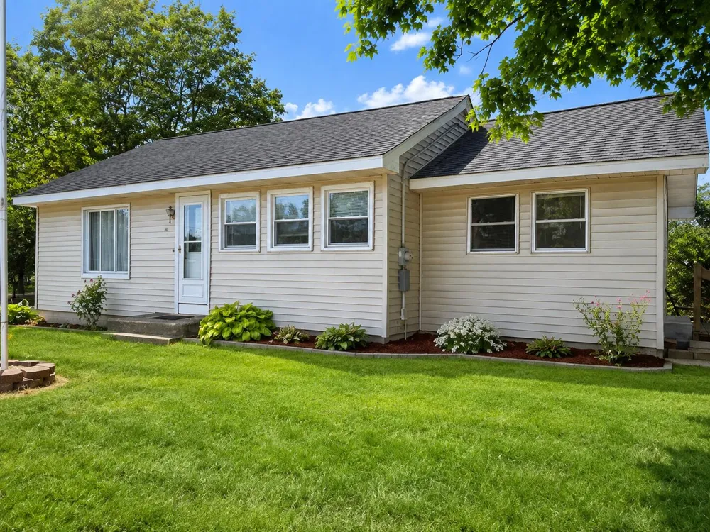 156 Stearns Street Barryton, MI 49305