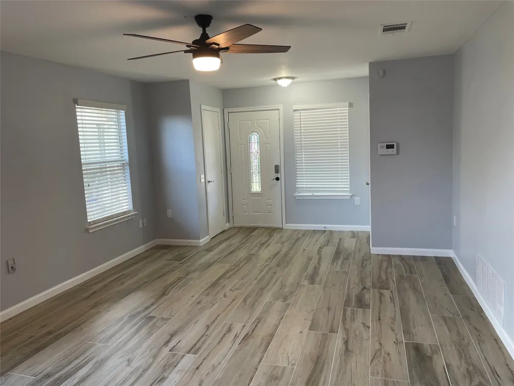 3401 Sand Dunes Avenue Austin, TX 78744