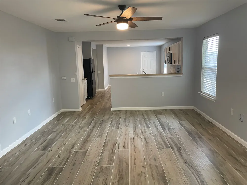 3401 Sand Dunes Avenue Austin, TX 78744