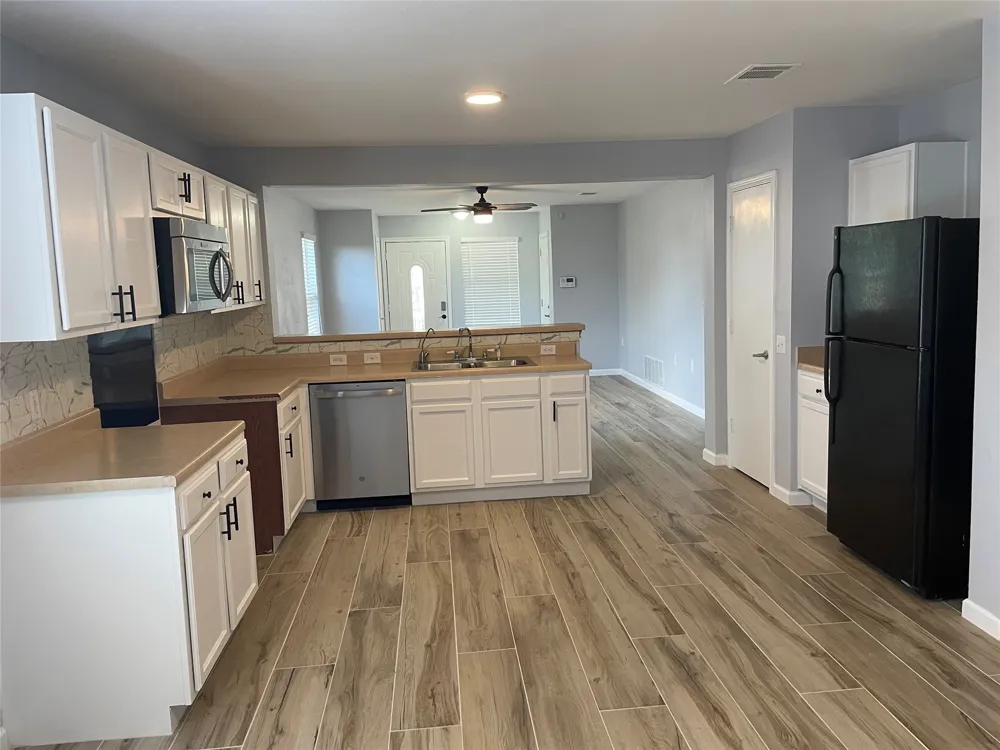 3401 Sand Dunes Avenue Austin, TX 78744