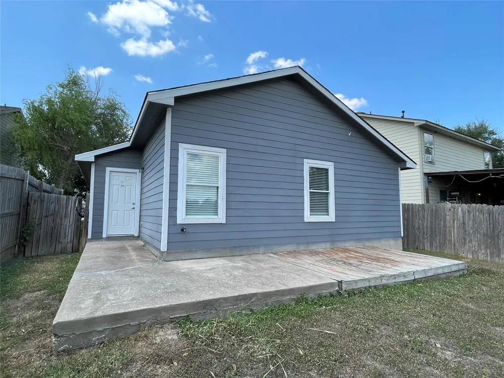 3401 Sand Dunes Avenue Austin, TX 78744
