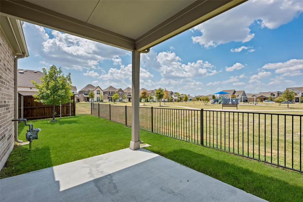 8715 Royal Star Road Rowlett, TX 75089