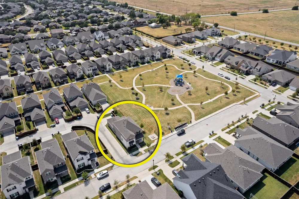 8715 Royal Star Road Rowlett, TX 75089